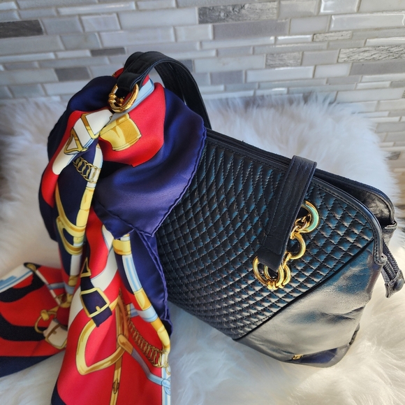 BALLY~ Buttery Lambskin Bag! SO GOOD! - Picture 10 of 17